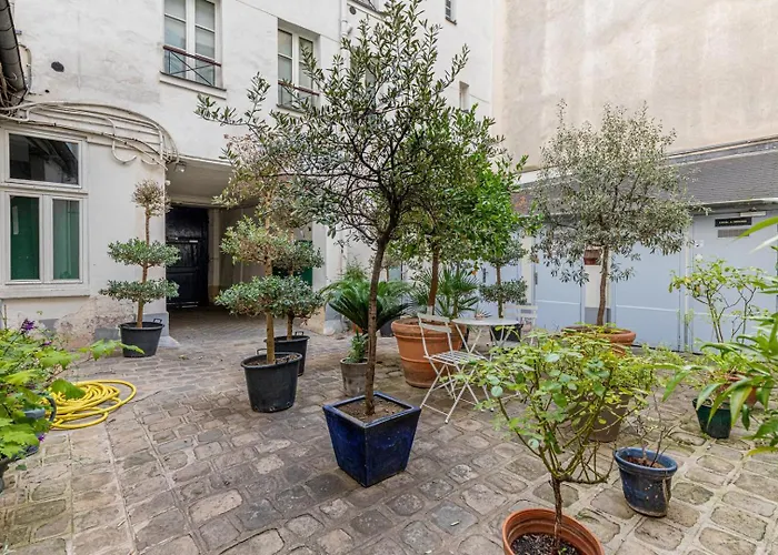 Guestready - Elysee Palace Marble Haven * Paris