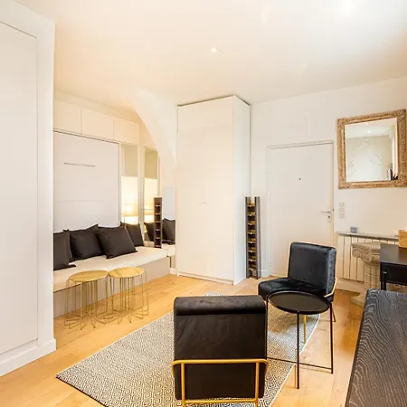 Appartement Guestready - Elysee Palace Marble Haven Parijs